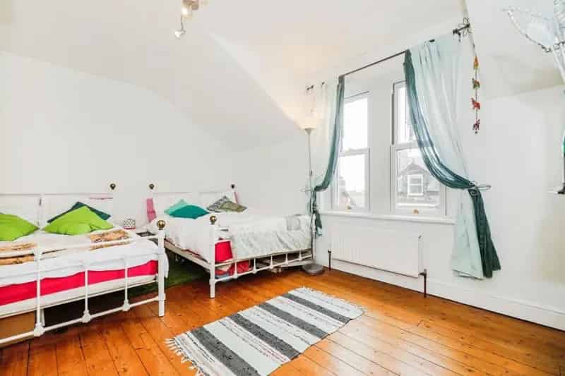 4 Bed House for Sale near Kings Road Harrogate