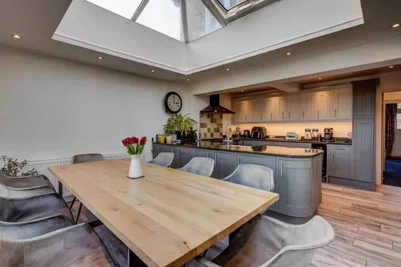4 Bedroom Detached House for Sale Near Loughton Town Centre