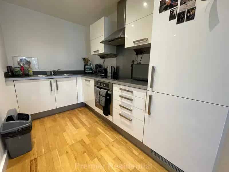 2 Bedroom Apartment Near Manchester City Centre