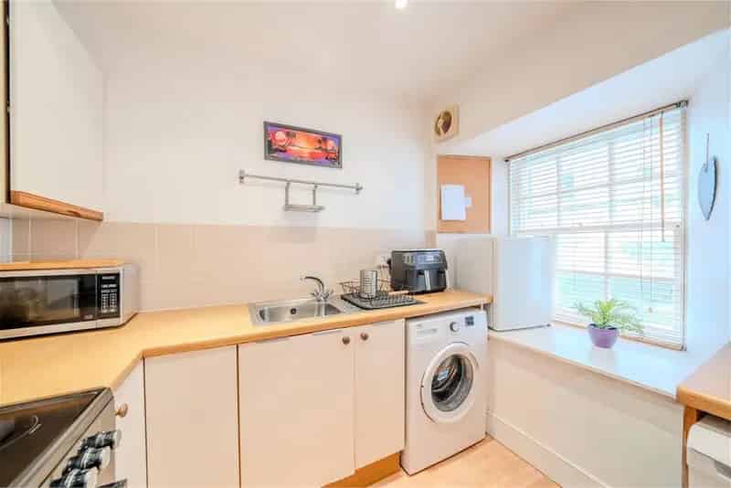 1 Bed Flat - Ground Floor with 1 Reception Room