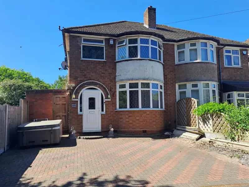3 Bedroom Semi-Detached House for Sale