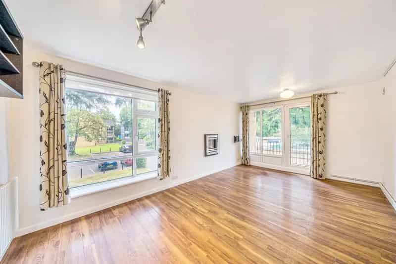Two Double Bedroom Apartment Near Wimbledon Common - No Onward Chain