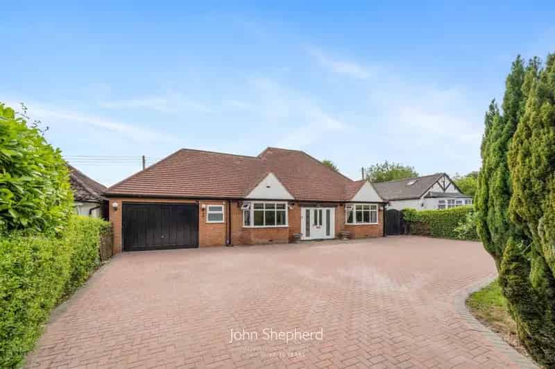 3 Bedroom Dormer Bungalow for Sale