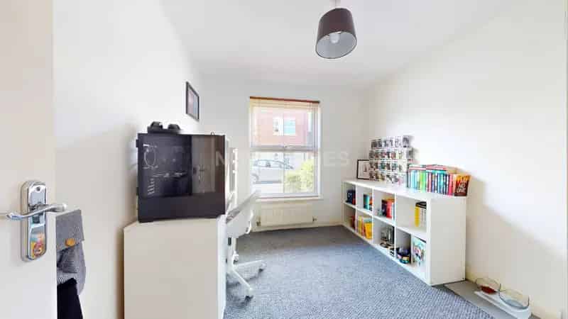 2 Bedroom Flat House to Rent
