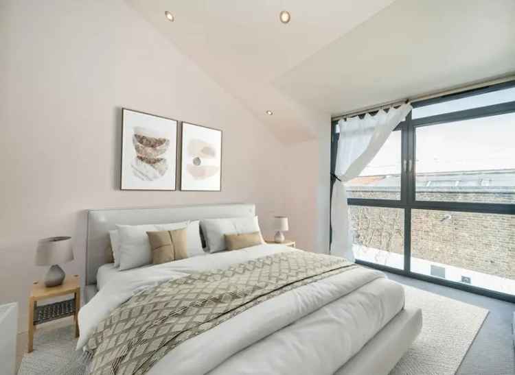 Two Bedroom Mews House Near Dalston Junction