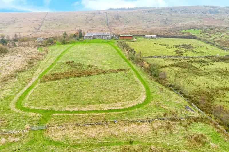 4 Bedroom Detached House with 12 Acres