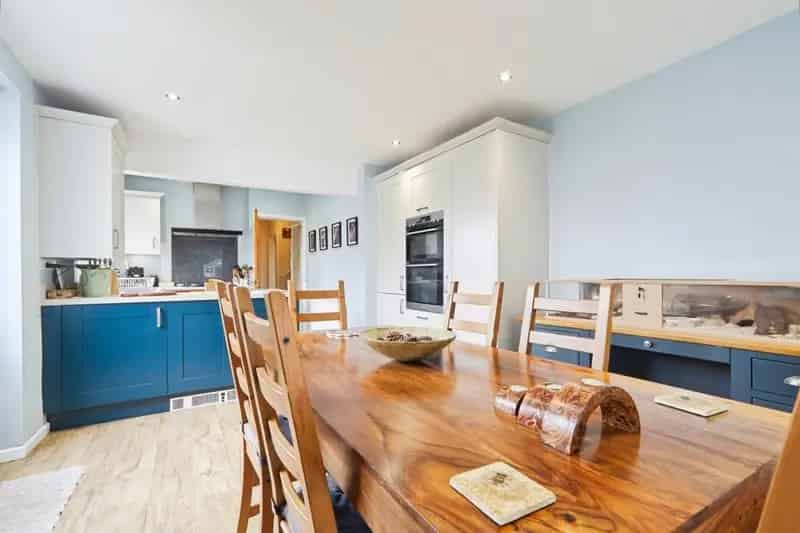 3 Bed Dormer Bungalow Yeadon Spacious Family Home Detached Garage