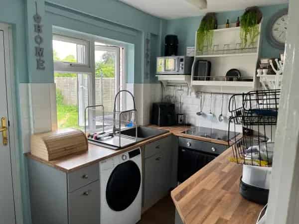 Two Bedroom Ground Floor Flat with Private Garden Near School