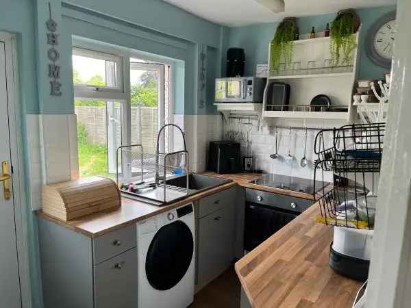 Flat For Rent in Charnwood, England