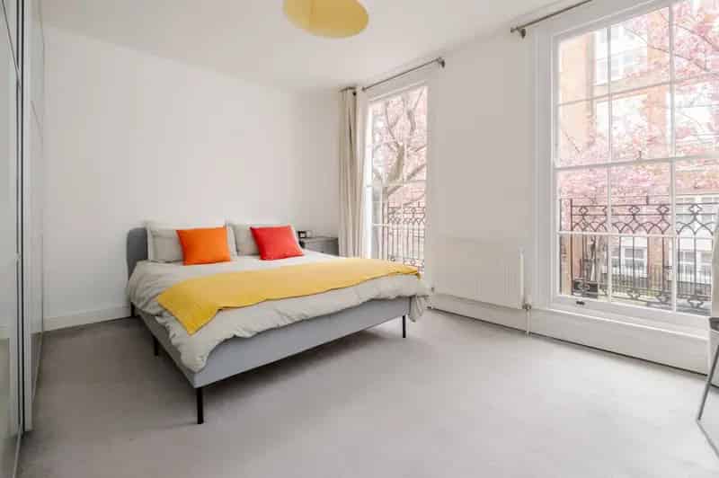 3 Bedroom Georgian House for Sale in Islington N1