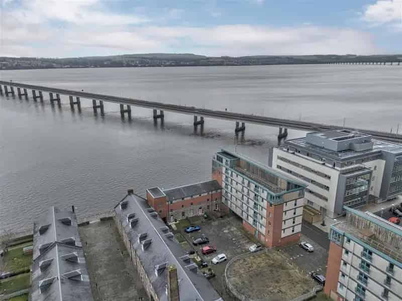 2 Bedroom City Centre Apartment Stunning River Tay Views