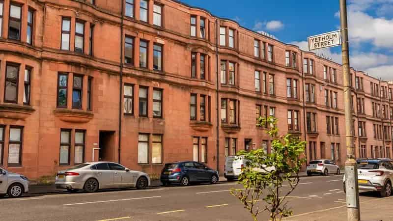 3 Bedroom Flat for Sale Spacious Tenement Flat Near Queen Victoria Park