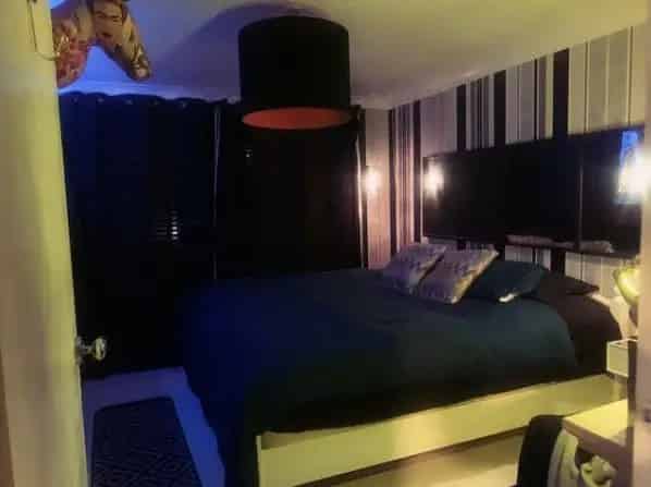 Luxury Modern Flat Near Heathrow Peaceful Area