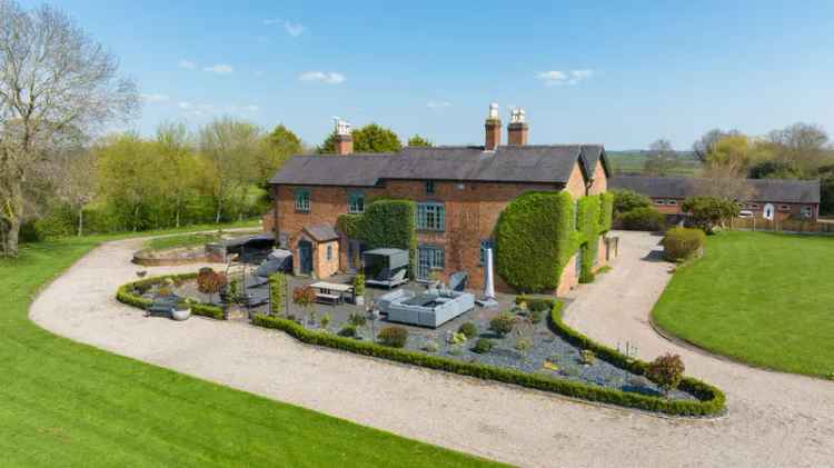 6 Bedroom Tudor Farmhouse 362 Acres Derbyshire