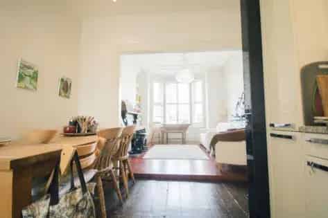 2 Bed Flat 86m² Battersea Rise  - Private Garden - New Kitchen