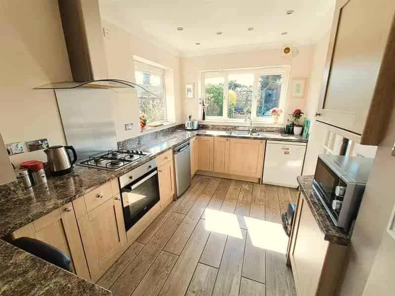 3 Bedroom Semi-Detached House for Sale Sheldon
