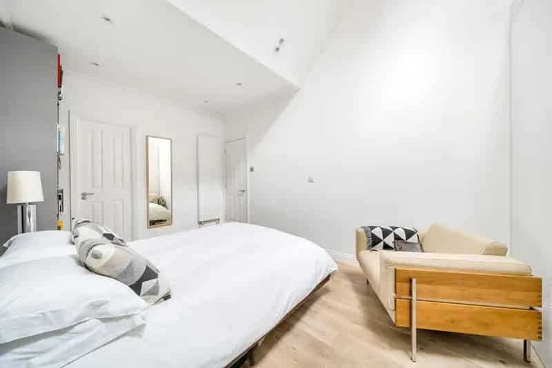 Luxury 2-Bedroom Apartment in Westminster Square Gated Community
