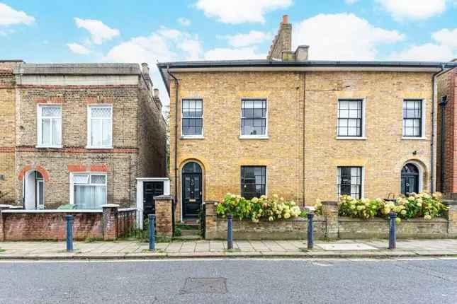 Terraced house to rent in Nursery Road, Brixton, London SW9