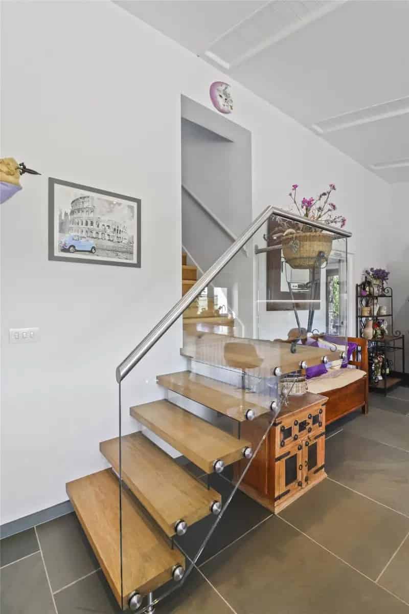 4 Bedroom Barn Conversion with 4 Acres and Valley Views