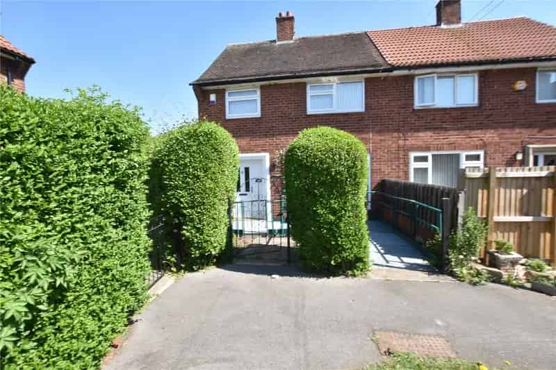 Family Home For Sale 3 Beds Large Garden Potential To Extend