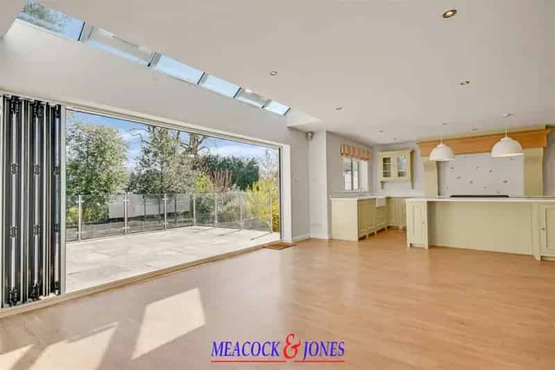 4 Bedroom Detached House Near Shenfield Station