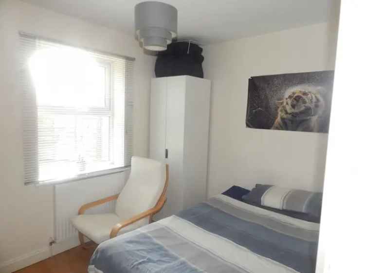 1 Bedroom Flat To Rent Available May 21 2025