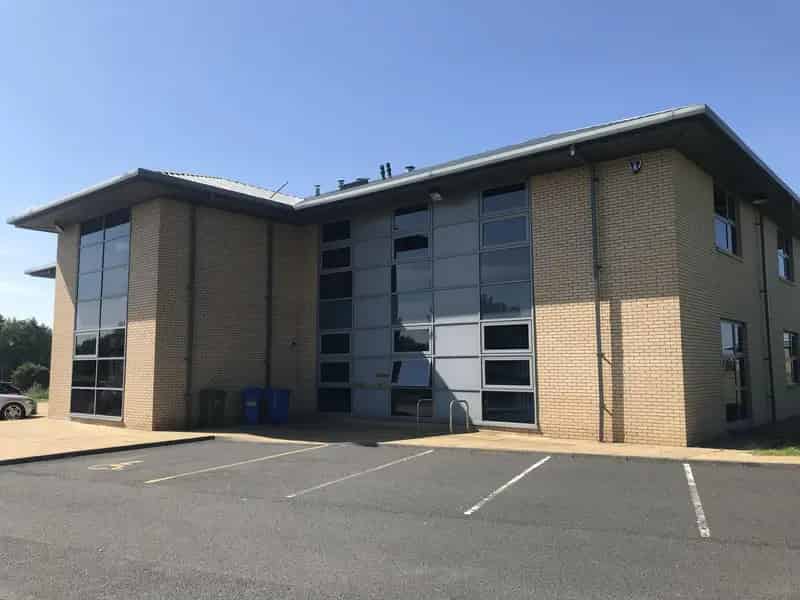 Modern Office Suites with Ample Parking in Irvine