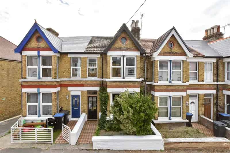 4 bedroom terraced house for sale