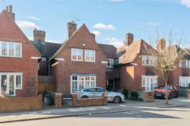 Four Bedroom Family Home for Sale in London SW18