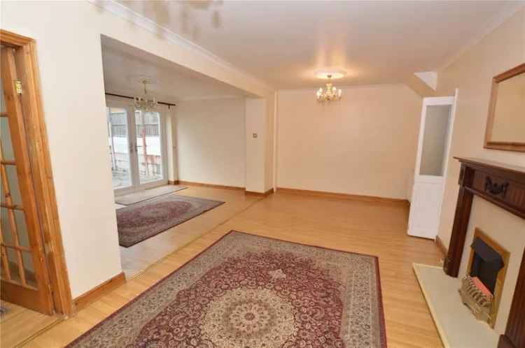 Three Bedroom Semi Detached House in Cookridge