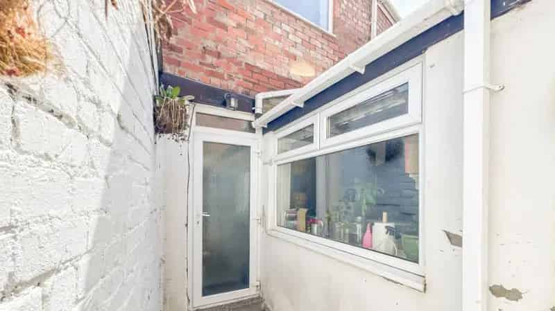 1 Bedroom Coach House for Sale North Street