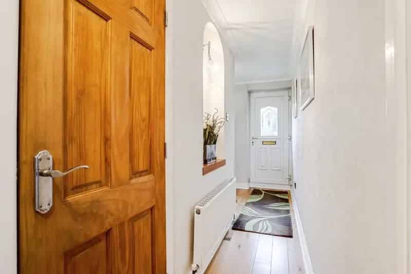 Four Bedroom Detached House Outwood
