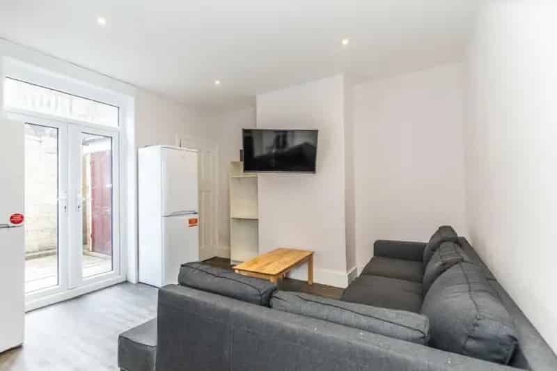 6 Bedroom House for Sale HMO Potential