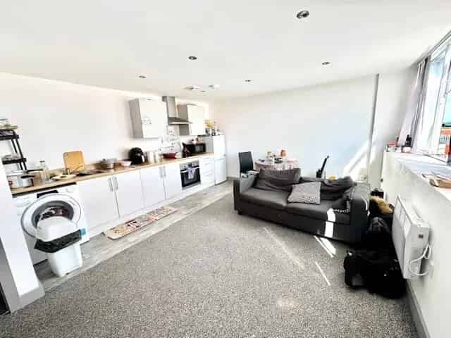 Fabulous 1 Bedroom Town Center Apartment