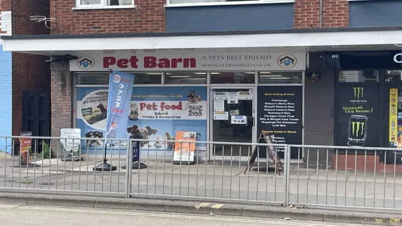 Farnborough Lock-up Shop - Retail Unit with Parking