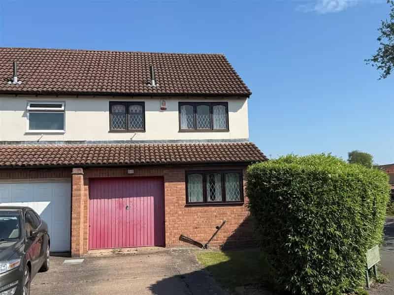 3 Bedroom Semi-Detached House for Sale