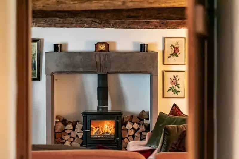 Grade II Listed 5-Bedroom Farmhouse on 11 Acres