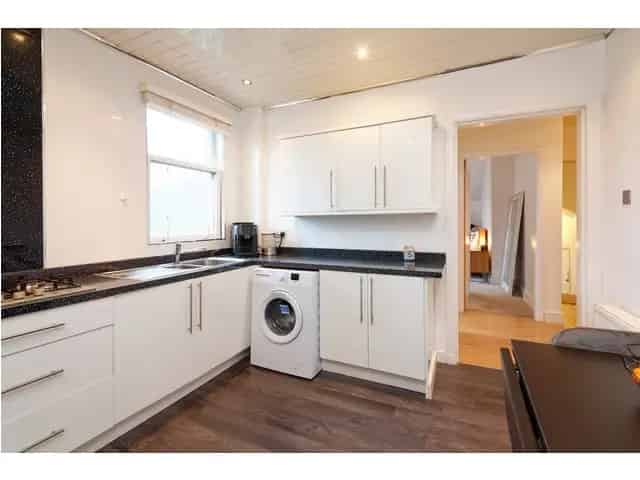 2 Bedroom Flat for Sale Near Glasgow Airport