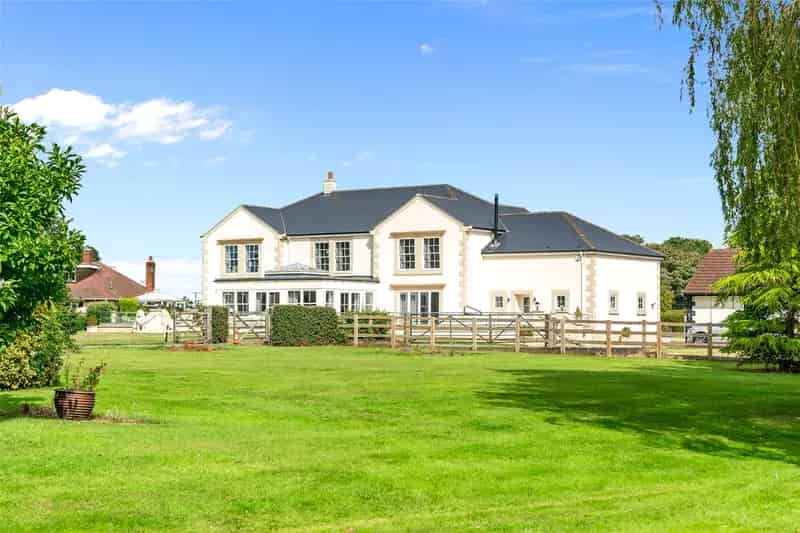 Contemporary Country House with Extensive Outbuildings and Stables