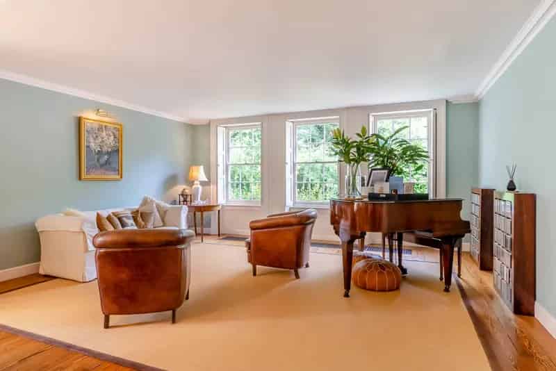 6 Bedroom Grade II Listed House with Pool and Tennis Court