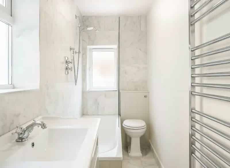One Double Bedroom Apartment in Victorian Building with Private Garden