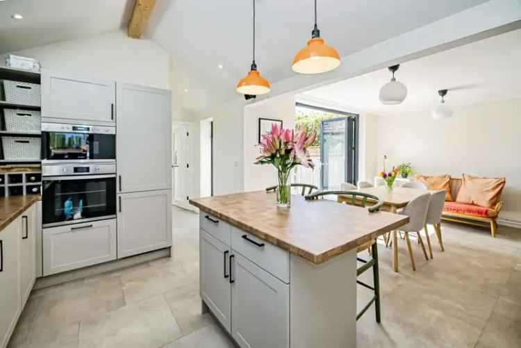 3 Bedroom Semi-Detached Bungalow with Driveway Parking
