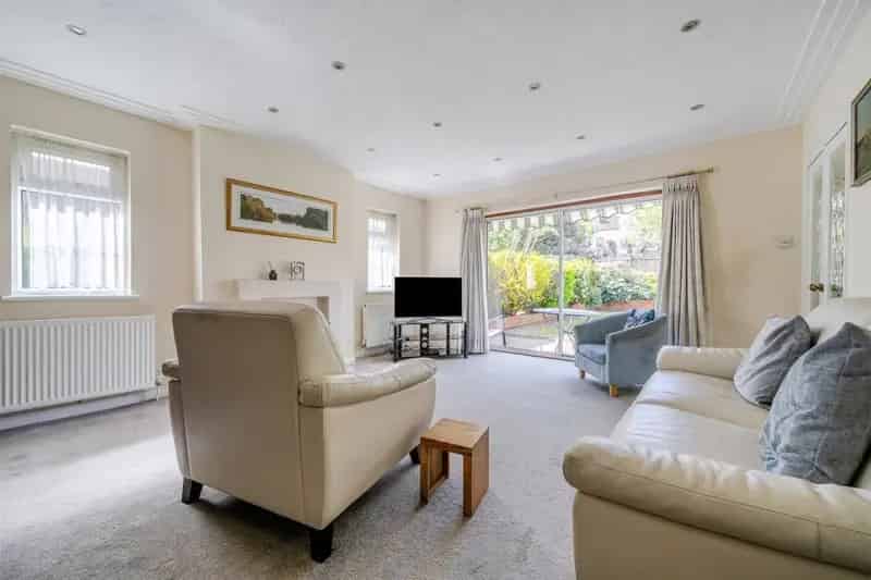Spacious Detached Bungalow with Large Garden and Garage