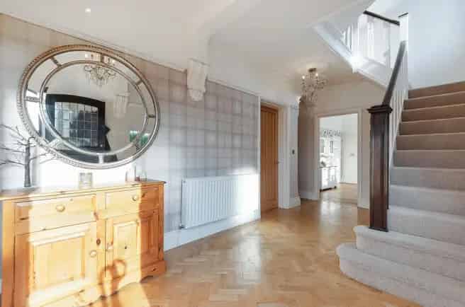 5 Bedroom Detached House with Sea Views and Hot Tub