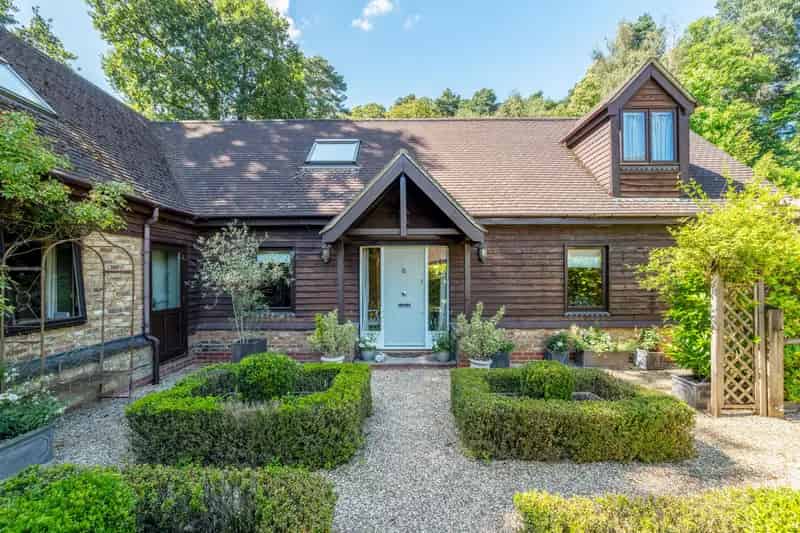 4 Bedroom Stable Conversion with Annexe Potential near Camberley