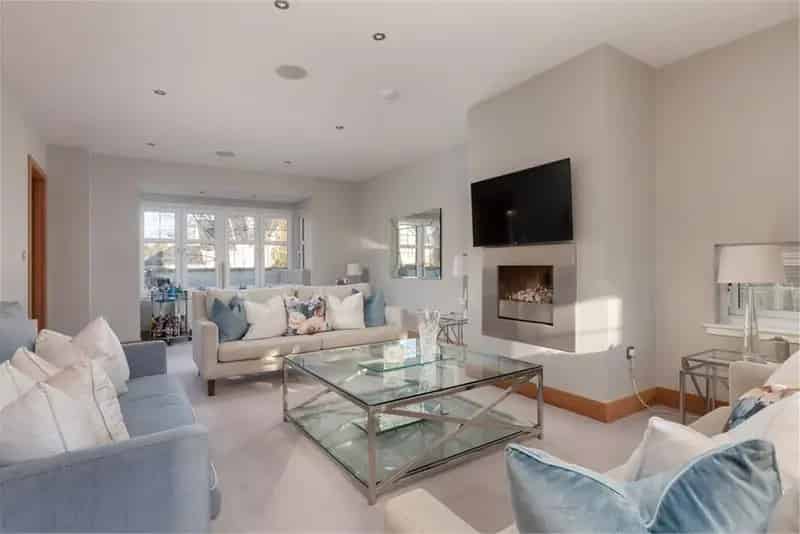 5 Bed Detached House Colinton 4 Reception Rooms Beautiful Gardens Double Garage