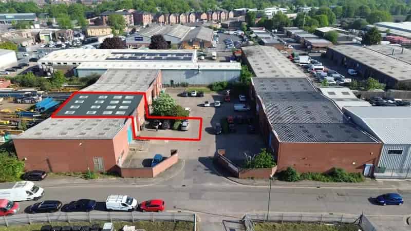 Industrial Unit with High Eaves, Loading Bay and Parking