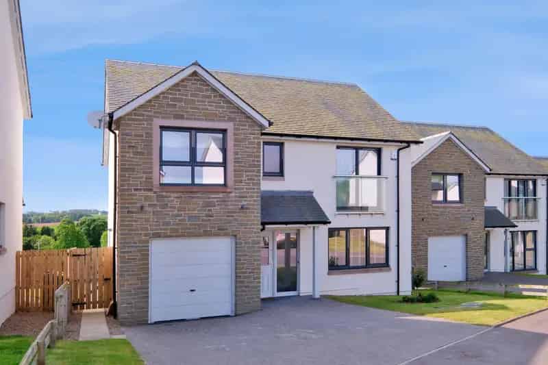 4 Bedroom Detached House for Sale in Stonehaven
