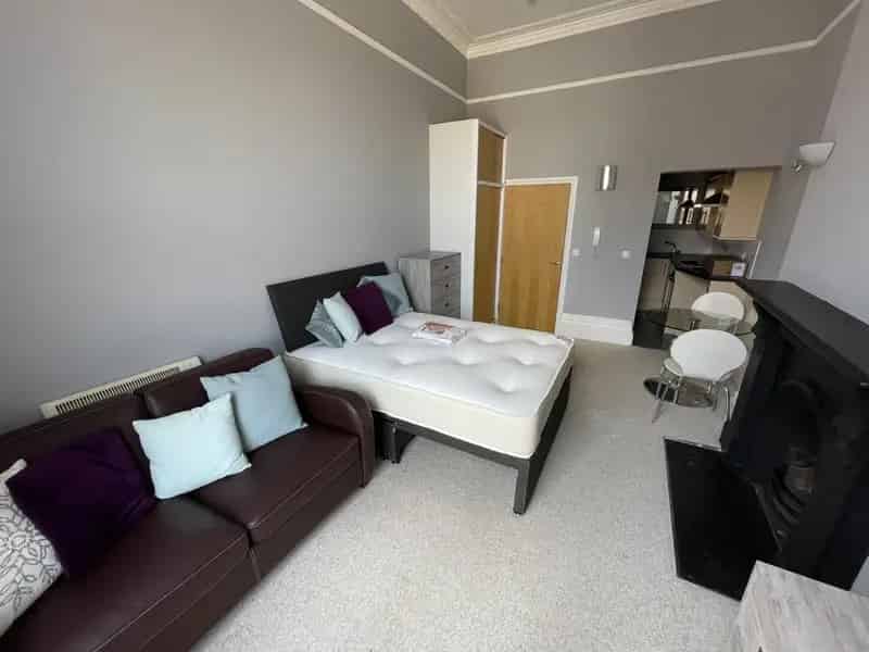 Studio to Rent