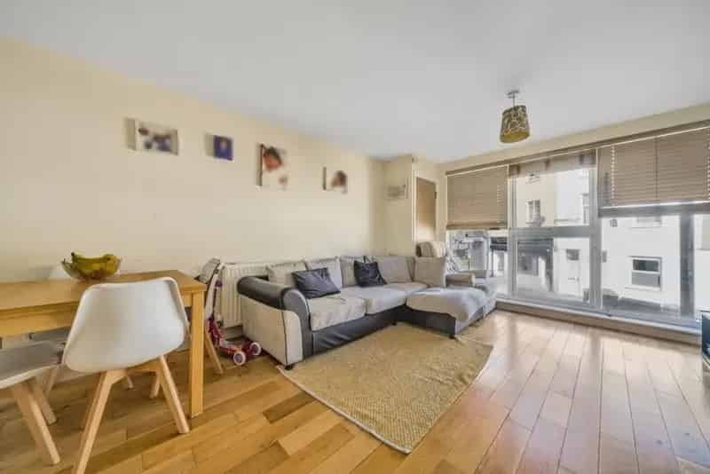 Two Bedroom Modern Apartment Near Forest Hill Sydenham Stations